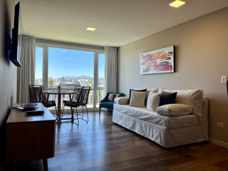 Alojamiento en el centro con vista parcial al lago y con cochera